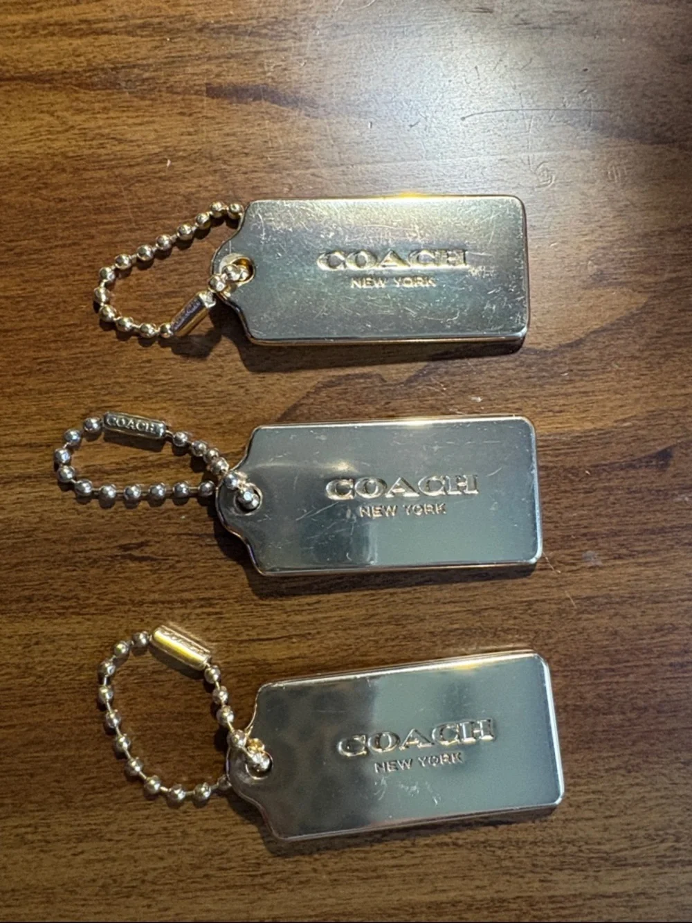 COACH Large Gold Metal Hangtag & Chain